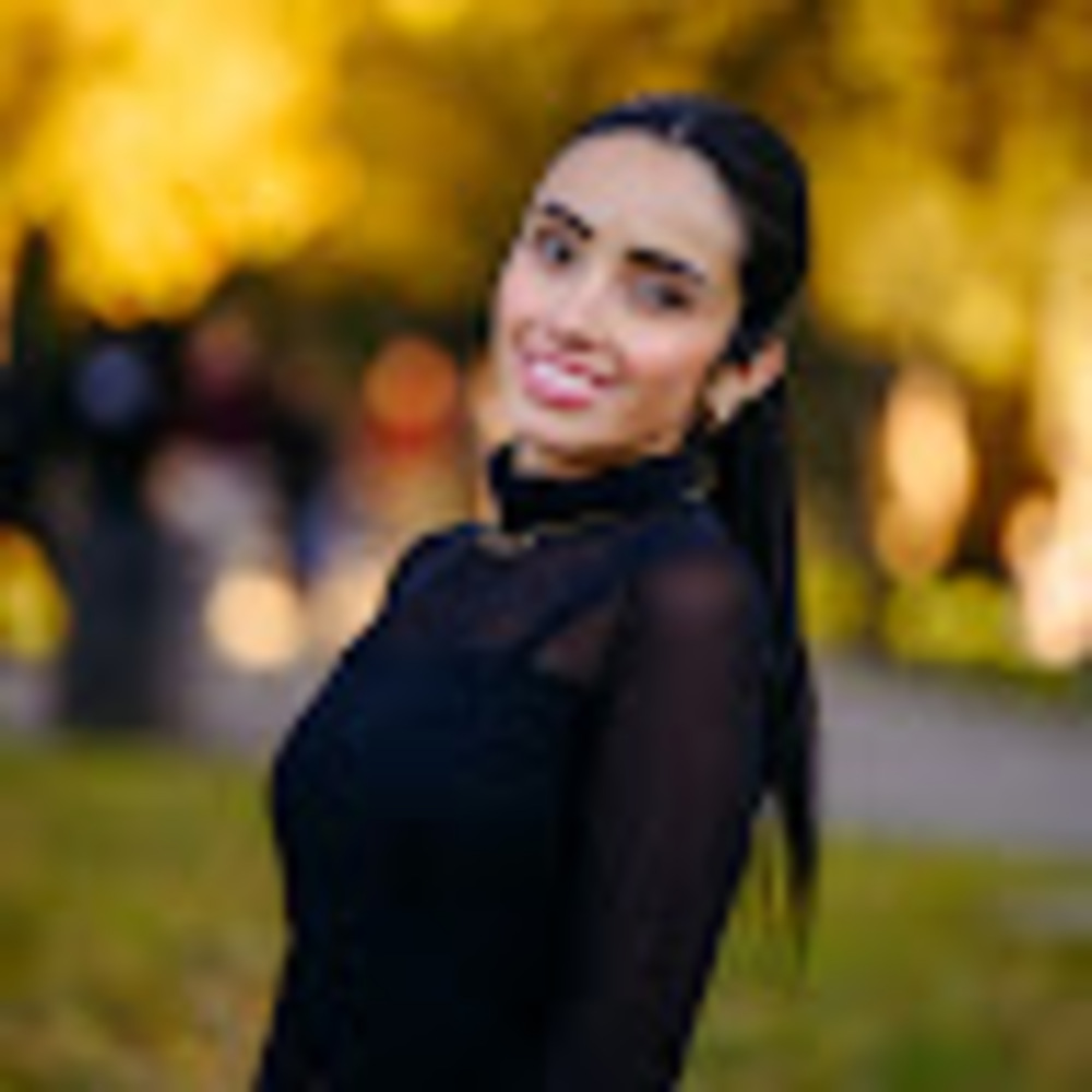 Meet your Posher, Maria camila